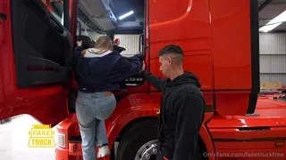 Lily Phillips Gang Banged By Truckers Onlyfans Leak 2026